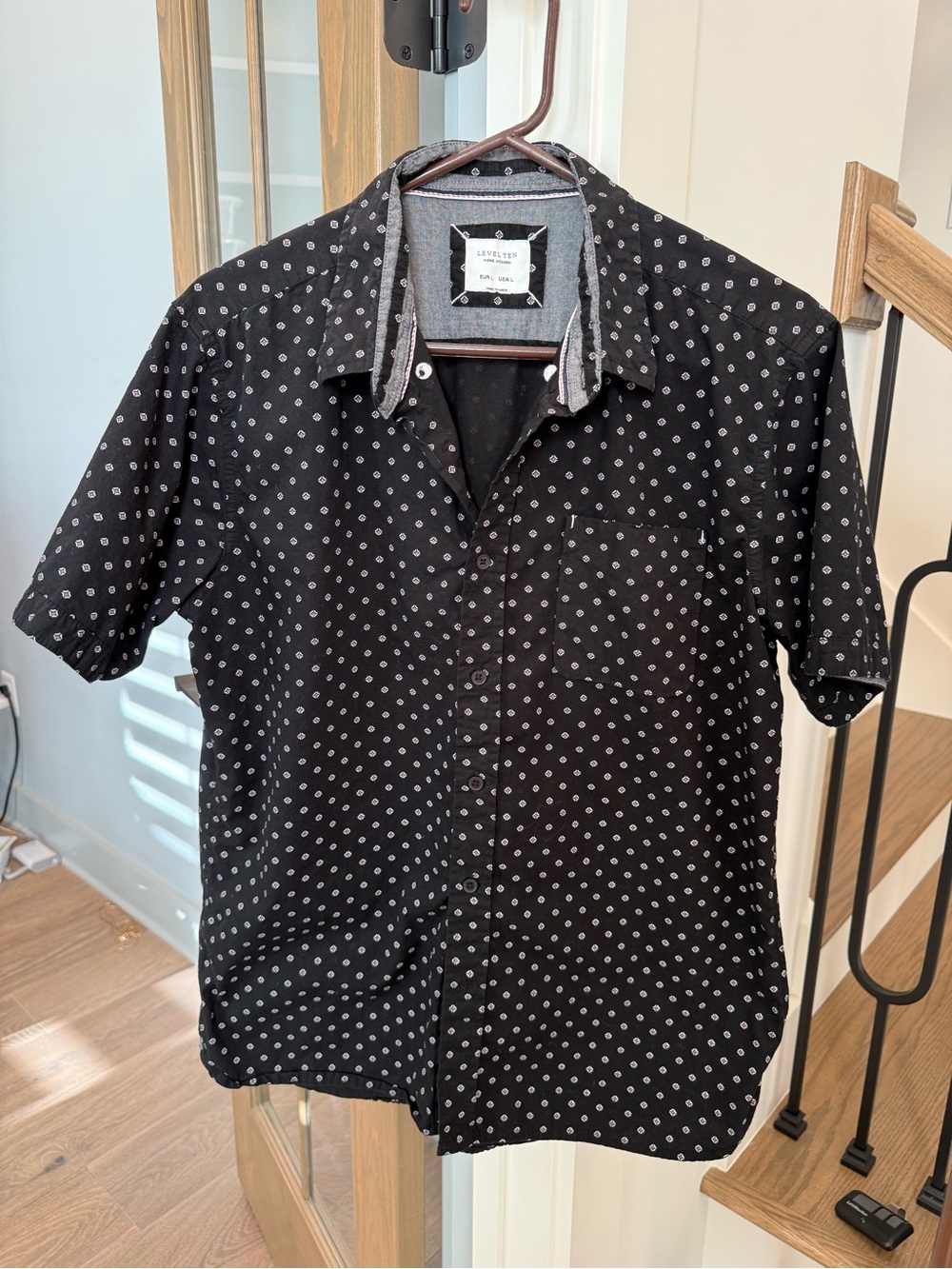 Level Ten Black Short-Sleeve Button-Up Shirt with White Micro diamond  Pattern